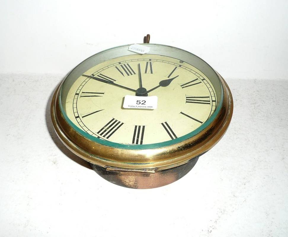 Lot 52 - Ship's clock