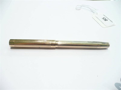 Lot 85 - A 9 carat gold desk pen