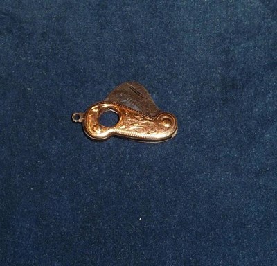 Lot 208 - Gold cigar cutter