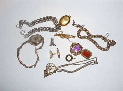 Lot 323 - A small quantity of gold jewellery and silver