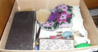 Lot 358 - Box of brushes, compacts and costume jewellery