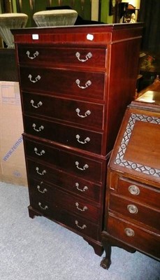 Lot 488 - Reproduction mahogany dwarf chest on chest