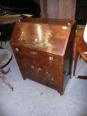 Lot 496 - A Chinoiserie decorated walnut bureau