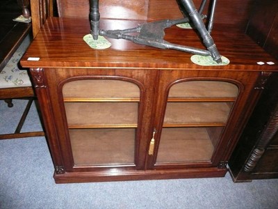 Lot 574 - 19th century mahogany glazed display cabinet