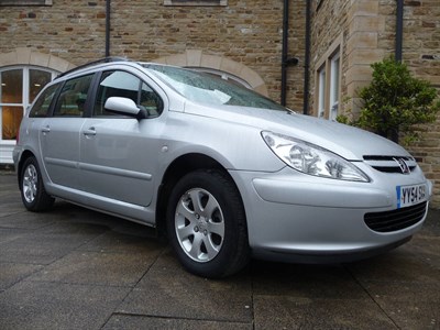 Lot 1003 - Peugeot 307 HDI Silver estate car registration number YY54 SXA  - TO BE SOLD AT 12 NOON (sold...