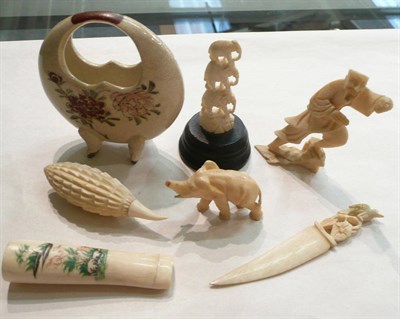 Lot 87 - Assorted ivory objects