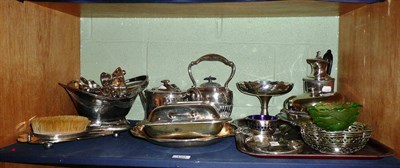 Lot 120 - A quantity of plated ware (shelf)