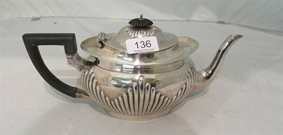 Lot 136 - A silver teapot, Sheffield 1896 by Mappin & Webb