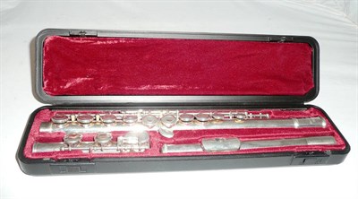 Lot 196 - Modern Yamaha cased flute