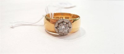 Lot 228 - A 22ct gold diamond ring