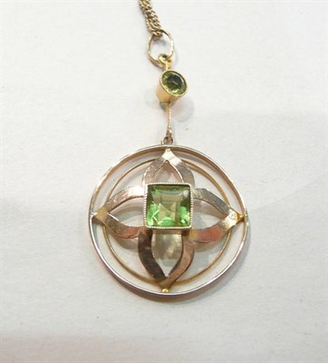 Lot 245 - A peridot pendant on chain