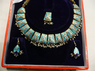Lot 265 - A cased suite of Indian enamel and paste costume jewellery