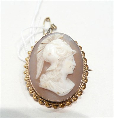 Lot 381 - A cameo brooch