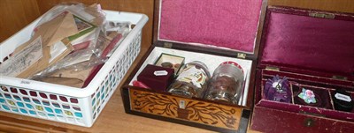 Lot 440 - A quantity of costume jewellery, two jewellery boxes, a quantity of coins and stamps