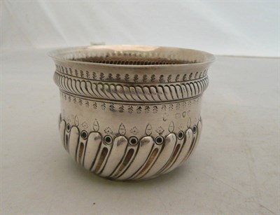 Lot 459 - 17th century-style silver bowl