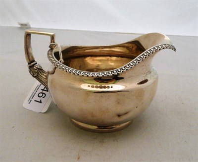 Lot 461 - A Georgian silver jug, 8.9oz