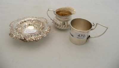 Lot 470 - Silver pierced dish, silver cream and a silver tumbler holder