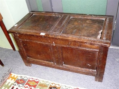 Lot 574 - 17th century joined oak box