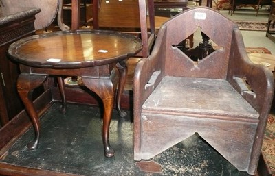 Lot 588 - A child's oak chair and a whatnot occasional table