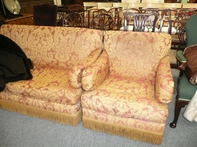 Lot 656 - Two piece suite