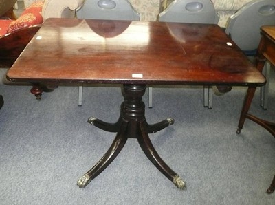 Lot 672 - Regency mahogany tilt-top small breakfast table