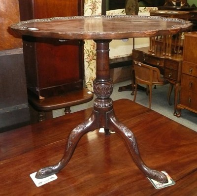 Lot 694 - Georgian-style mahogany tilt tray-top tripod table