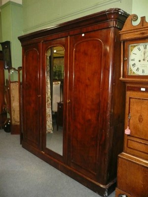 Lot 722 - Victorian mahogany triple robe