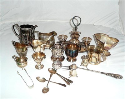 Lot 9 - Box of assorted small silver and plate
