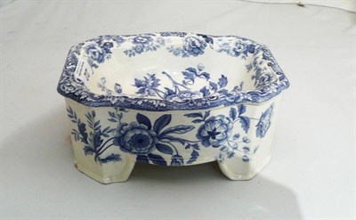 Lot 22 - 19th Century Late Spode blue and white transfer printed footed dog bowl