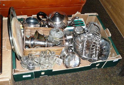 Lot 54 - A quantity of silver plate including a pair of salad servers by Pearce & Sons, Leeds