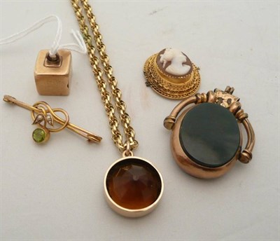 Lot 120 - A Masonic type pendant, a peridot and seed pearl bar brooch, a fob on chain, etc