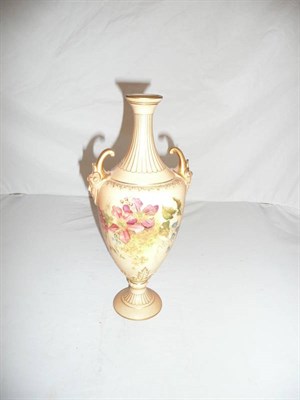 Lot 398 - Worcester blush ivory vase