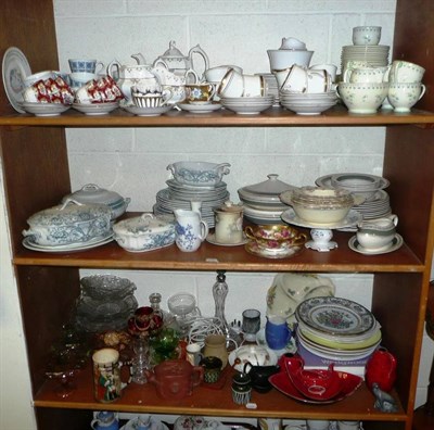 Lot 423 - Three shelves of ceramics and glass including tea and dinner wares, collector's plates, etc