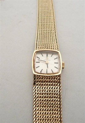 Lot 460 - A 9ct gold Lady's wristwatch signed Omega