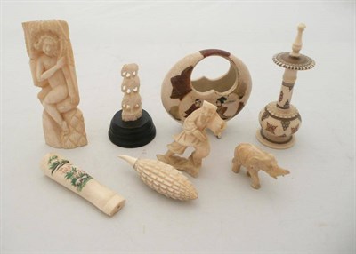 Lot 465 - Various small pieces of ivory and a Satsuma basket