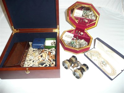 Lot 552 - Quantity of silver jewellery and costume jewellery