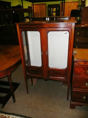 Lot 700 - An Edwardian inlaid mahogany small display cabinet