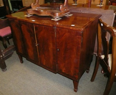 Lot 716 - Small mahogany sideboard