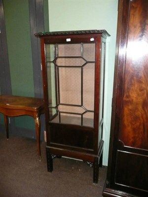 Lot 729 - A Georgian style mahogany display cabinet