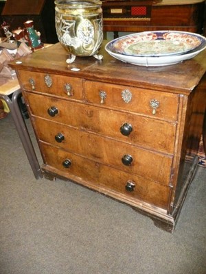 Lot 732 - Early 18th century walnut chest