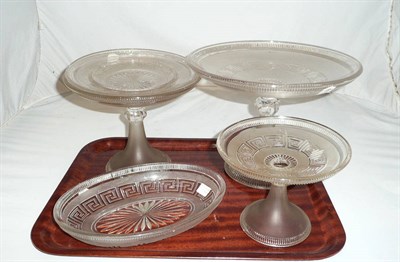 Lot 24 - Five pieces of Molineaux Webb dessert glass (5)