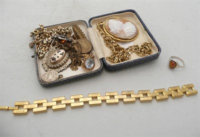 Lot 51 - Cameo brooch, chains, other brooches, etc