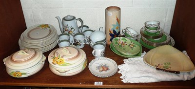 Lot 104 - Shelf of ceramics including Tams Ware 'Daffodil' dinner service, three Carltonware dishes,...