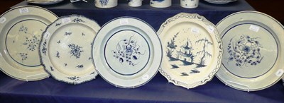 Lot 137 - Five large 18th century pearlware serving plates