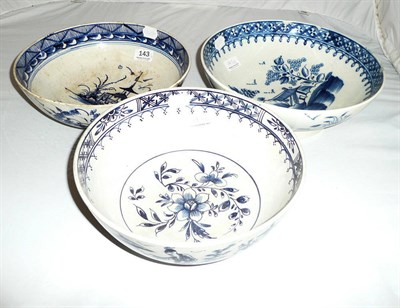 Lot 143 - Three 18th century pearlware blue and white bowls