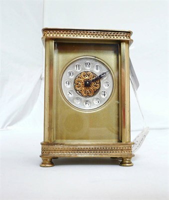 Lot 165 - A brass carriage timepiece retailed by 'Benetfiny & Co, London'