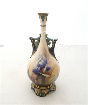 Lot 256 - A Hadleys Worcester vase