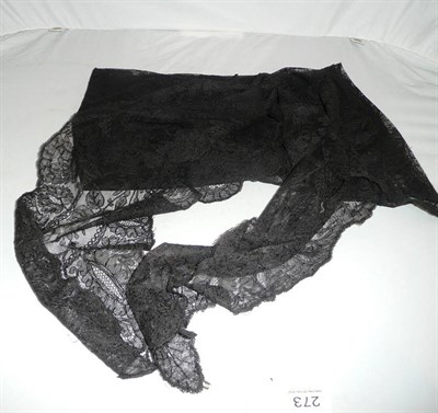 Lot 273 - A Victorian black lace mantilla