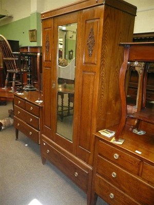 Lot 382 - An oak three piece bedroom suite