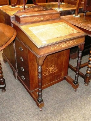 Lot 395 - An Edwardian rosewood Davenport